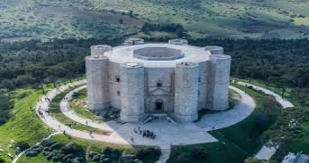 Castel del Monte: The Crown Jewel of Southern Italy's Mysteries Castel del Monte: The Crown Jewel of Southern Italy's Mysteries